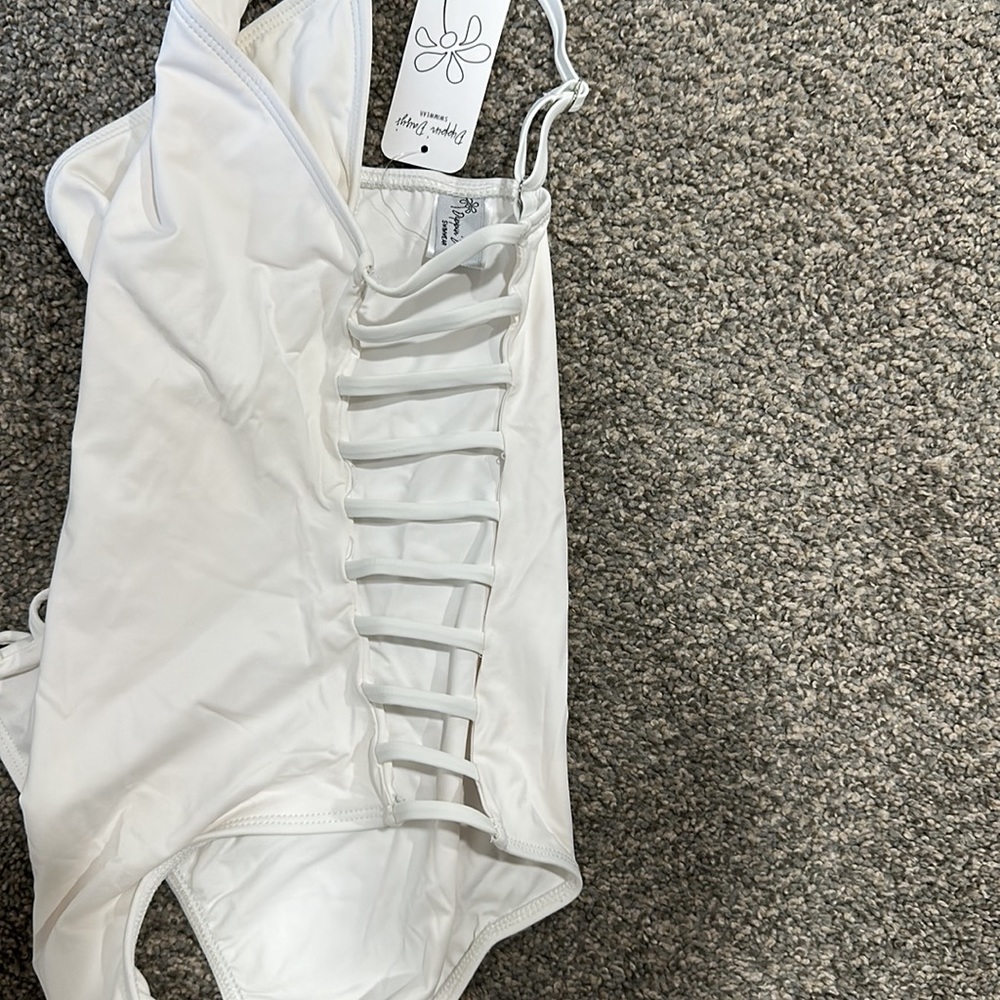 Dippin’ Daisy’s white swimsuit - Picture 2 of 3